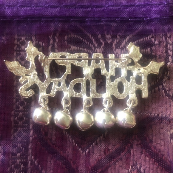 Vintage Enamel Jingle Bells Christmas Pin Brooch - Picture 3 of 3